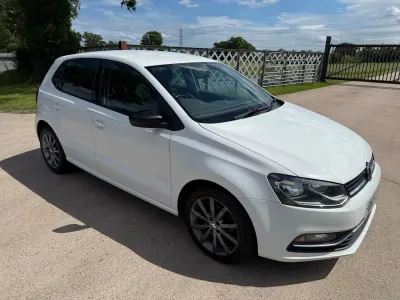 Used VW Polo Design 90 HP (66 kW) 2015 White Hatchback