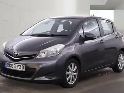 Used Toyota Yaris 90 HP (66 kW) 2013 Grey Hatchback