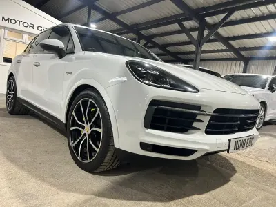Used Porsche Cayenne E-Hybrid 2018 White SUV