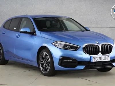 Usado BMW 118 Sport Line 148 CV (108 kW) 2020 Azul Utilitario