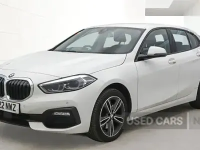Używany BMW 116 Sport Line 2022 Biały Hatchback