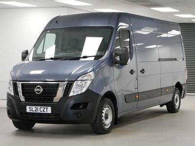 Usado Nissan NV400 Acenta 135 HP (99 kW) 2021 Cinzento Van