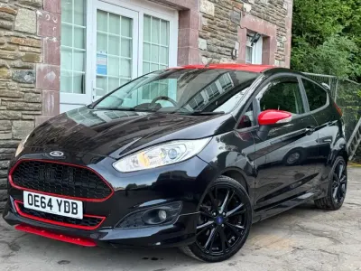 Second-hand Ford Fiesta Zetec 2015 Negru Hatchback