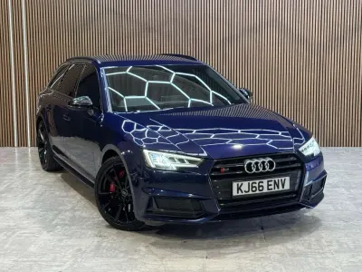 Gebraucht Audi A4 Sport 354 PS (260 kW) 2017 Blau Kombi
