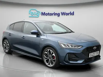 Używany Ford Focus ST-Line X 125 KM (91 kW) 2023 Niebieski Hatchback