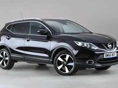 Used Nissan Qashqai N-Connecta 110 HP (80 kW) 2016 Black SUV