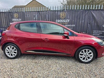 Used Renault Clio IV Dynamique 2017 Red Hatchback