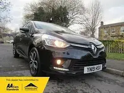 Używany Renault Clio V Play 90 KM (66 kW) 2025 Czarny Hatchback
