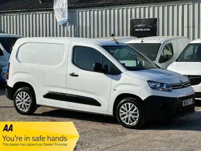 Used Citroën Berlingo 100 HP (73 kW) 2020 White MPV