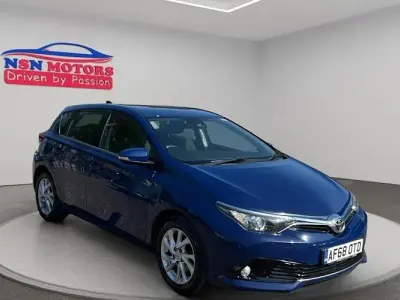 Used Toyota Auris 116 HP (85 kW) 2018 Blue Hatchback