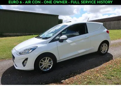 Used Ford Fiesta S 85 HP (62 kW) 2019 White Hatchback