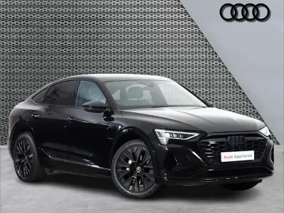 Usado Audi Q8 e-tron Black Edition 250 kW (340 HP) 2023 Preto SUV