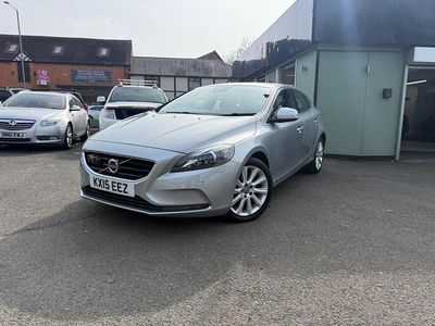 Begagnad Volvo V40 SE 2026 Silver Halvkombi