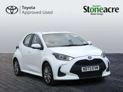 Second-hand Toyota Yaris Hybrid 116 CP (85 kW) 2023 Alb Hatchback