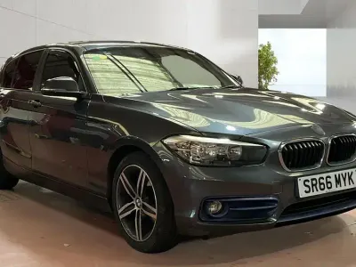Usado BMW 116 Sport Line 2016 Gris Utilitario