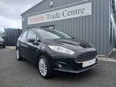 Używany Ford Fiesta Zetec 82 KM (60 kW) 2015 Czarny Hatchback