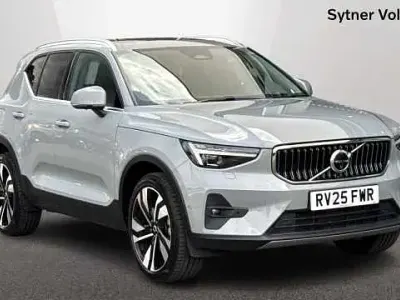 Usado Volvo XC40 Ultra 161 HP (118 kW) 2025 Cinzento SUV
