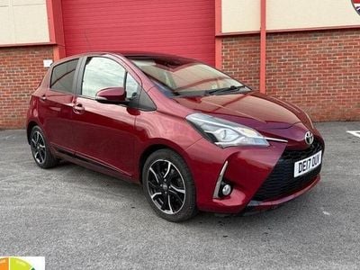 Usado Toyota Yaris Design 111 HP (81 kW) 2017 Vermelho Citadino
