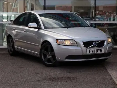 Usado Volvo S40 SE 115 HP (84 kW) 2011 Prateado Sedan