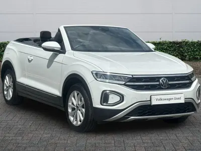 Used VW T-Roc Style 110 HP (80 kW) 2022 Pure white black SUV