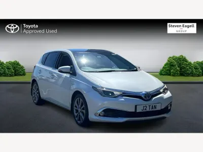 Używany Toyota Auris Hybrid 2017 Biały Hatchback