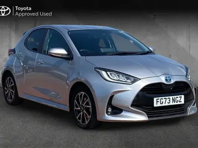 Used Toyota Yaris Design 114 HP (83 kW) 2023 Silver Hatchback