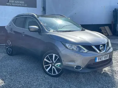Used Nissan Qashqai Tekna 110 HP (80 kW) 2017 Grey SUV
