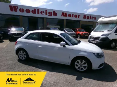 Used Audi A1 Comfort 105 HP (77 kW) 2011 White Hatchback