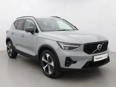 Usado Volvo XC40 Plus 2025 Cinzento SUV