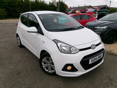 Used Hyundai i10 SE 67 HP (49 kW) 2014 White Hatchback