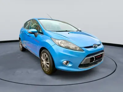 Używany Ford Fiesta Zetec 2010 Niebieski Hatchback