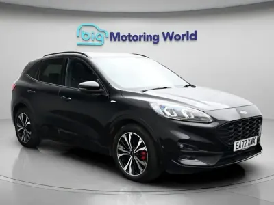 Käytetty Ford Kuga ST-Line X 190 HP (139 kW) 2022 Musta Katumaasturi