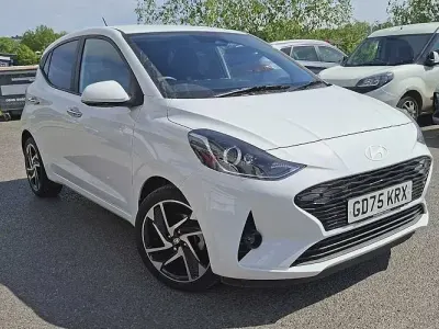Used Hyundai i10 Premium 83 HP (61 kW) 2025 White Hatchback