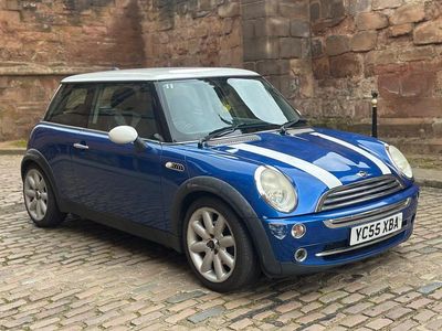 Begagnad Mini Cooper Hatch 116 HK (85 kW) 2005 Blå Halvkombi
