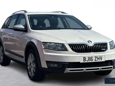 Used Skoda Octavia Scout 4x4 150 HP (110 kW) 2016 White Estate