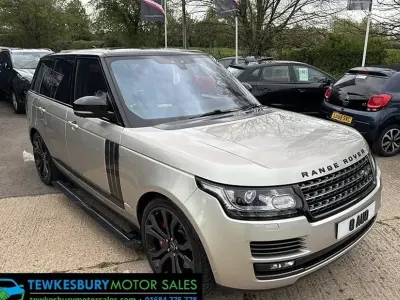 Begagnad Land Rover Range Rover SVAutobiography Dynamic Black 2017 Gul SUV