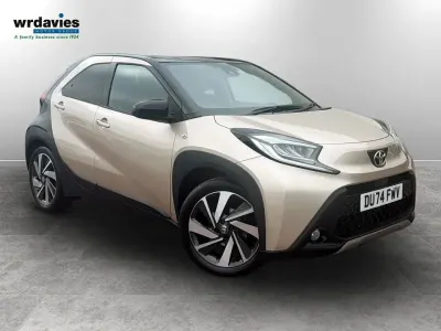 Used Toyota Aygo X 72 HP (52 kW) 2024 Beige SUV