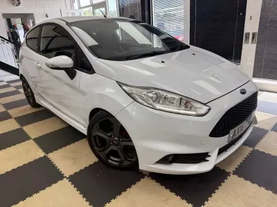 Used Ford Fiesta ST 182 HP (133 kW) 2016 White Hatchback