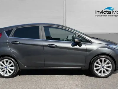 Używany Ford Fiesta Titanium 125 KM (91 kW) 2016 Szary Hatchback