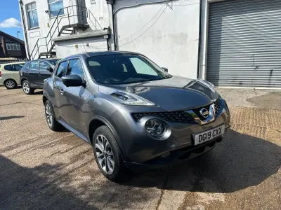 Usado Nissan Juke Tekna 112 HP (82 kW) 2019 Cinzento SUV