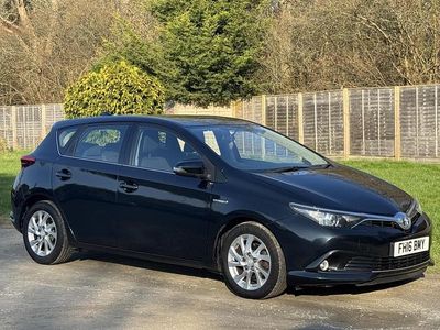 Used Toyota Auris Hybrid Business Edition 134 HP (98 kW) 2016 Grey Hatchback