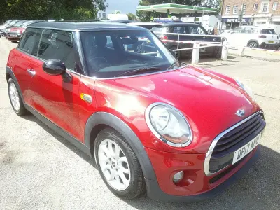 Used Mini Cooper Hatch 134 HP (98 kW) 2017 Red Hatchback