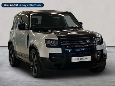 Käytetty Land Rover Defender S 300 HP (220 kW) 2023 Hopea Katumaasturi