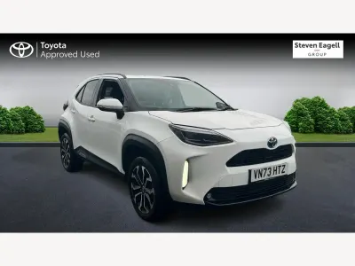 Used Toyota Yaris Hybrid Design 2023 White Hatchback
