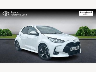 Used Toyota Yaris Hybrid Design 2024 White Hatchback