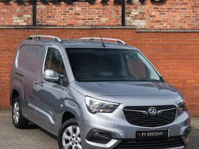 Used Vauxhall Combo 100 HP (73 kW) 2019 Grey MPV