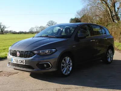 Used Fiat Tipo Lounge 120 HP (88 kW) 2016 Grey Hatchback