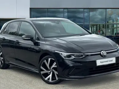 Used VW Golf VIII R-line 150 HP (110 kW) 2022 Deep black