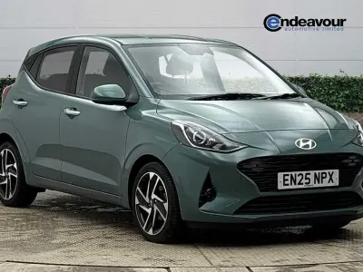 Used Hyundai i10 Premium 79 HP (58 kW) 2025 Green Hatchback