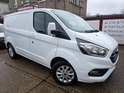 Used Ford Transit Custom Limited 130 HP (95 kW) 2019 White Van